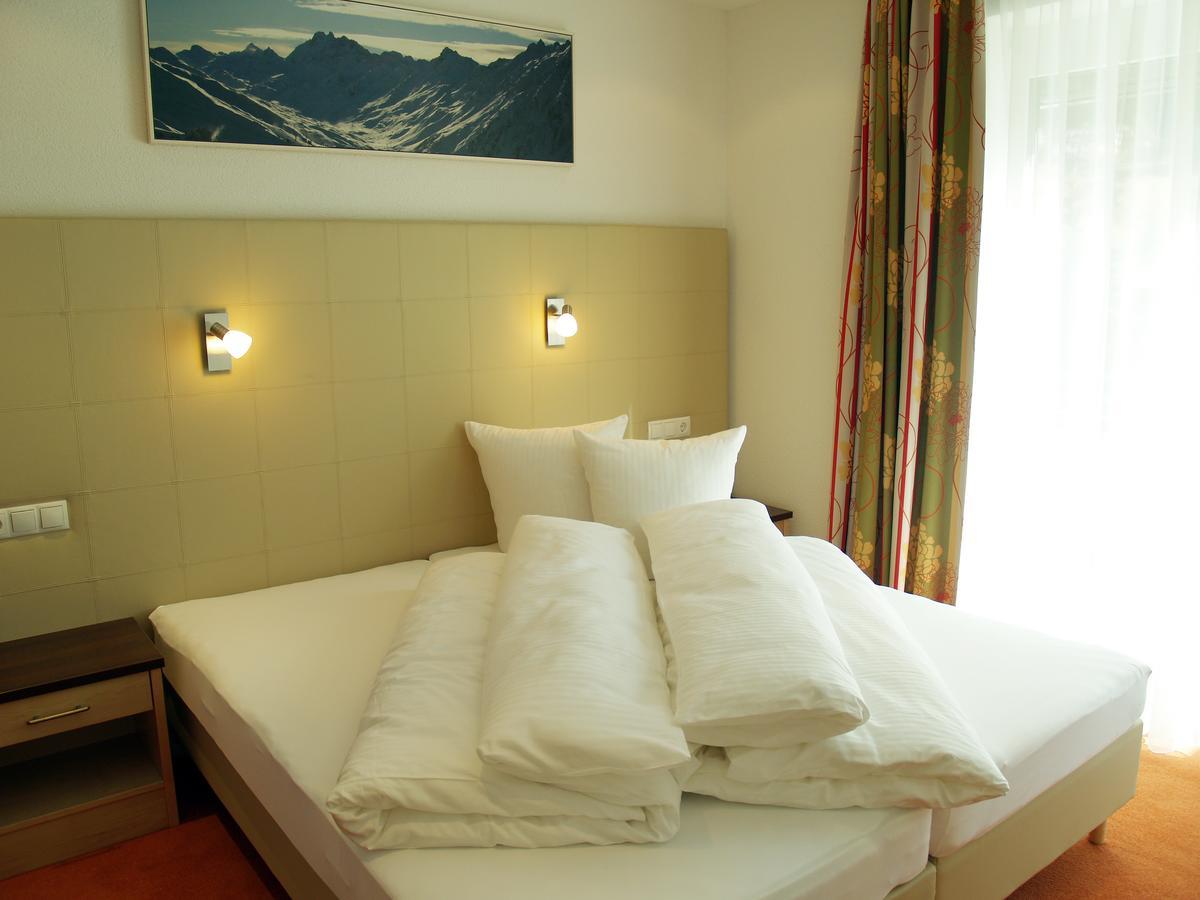 Alpinea *